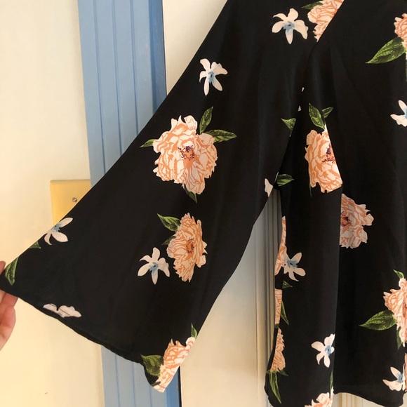 Floral Blouse - Picture 3 of 3